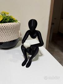 Statua Minimalista "Pensatore" con Cuore - Design