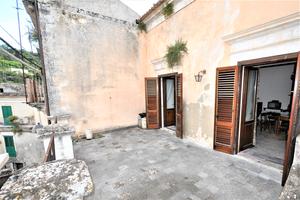 Rif. 9279 - Indipendente " Agli Archi "