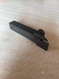 Utensile per troncatura tornio