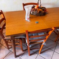Tavolo cucina con 4 sedie