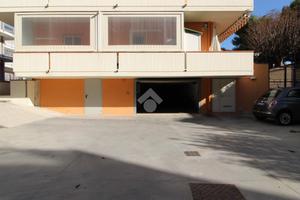 BOX A SAN BENEDETTO DEL TRONTO