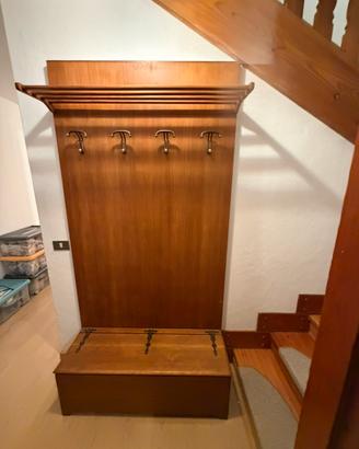 Attaccapanni in larice