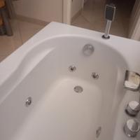 Vasca da bagno idromassaggio