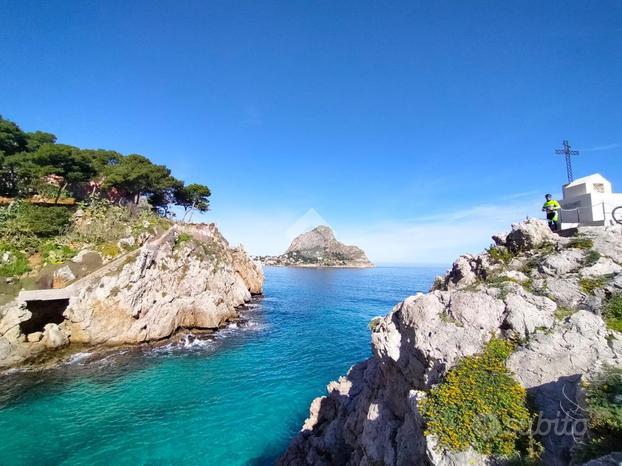 3 LOCALI A SANTA FLAVIA