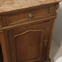 mobiletto in legno  con ripiano marmo rosa