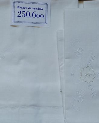 Lenzuola matrimoniali con federe