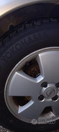 YOKOHAMA 4 stagioni 195/60 R15 88H come nuovi
