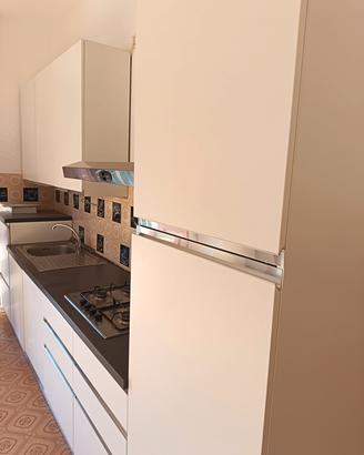  CUCINA USATA POCHISSIMO 
