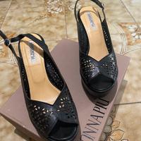 Scarpe pari a nuovo