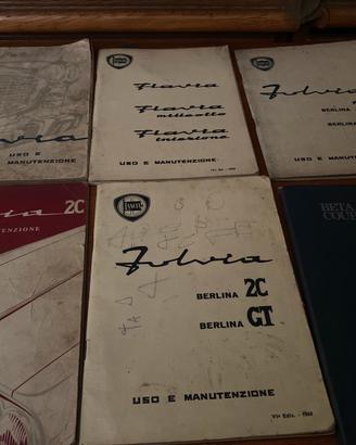 Collezione di libretti di uso manutenzione Lancia