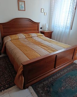 camera letto armadio comodini