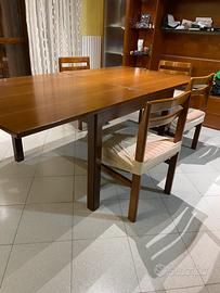 Tavolo in legno + 4 sedie allungabile