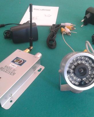 Kit di videosorveglianza con telecamera infrarosso