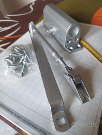 Nuovo chiudiporta idraulico a molla acciaio grigio