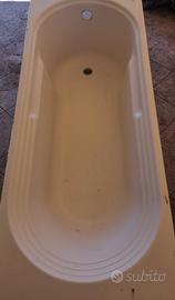 vasca da bagno in vetroresina