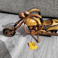 Moto in legno artigianato etnico