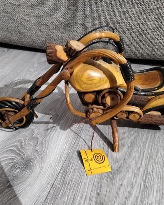 Moto in legno artigianato etnico