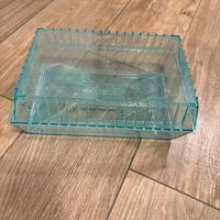 Scatola per tartaruga usata