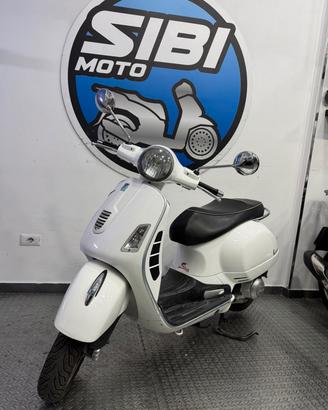 Piaggio Vespa 300 GTS