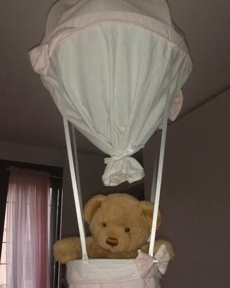 Lampadario mongolfiera rosa e bianco