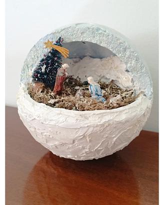 Sfera di Natale decorata a mano 