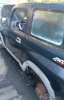 Korando Ssangyong diesel mot. Mercedes