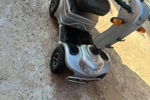 Scooter elettrico anziani