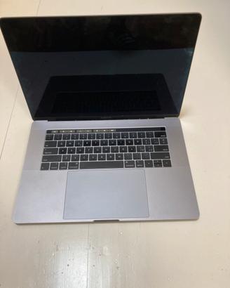 MacBook Pro 15 (2018) – SSD 500 GB RAM 16 GB scher