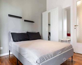 Stanza in appartamento di 125 m² a Milano