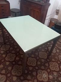 tavolo di vetro 