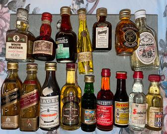 27 Bottigliette vintage mignon liquore