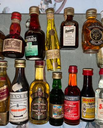 27 Bottigliette vintage mignon liquore