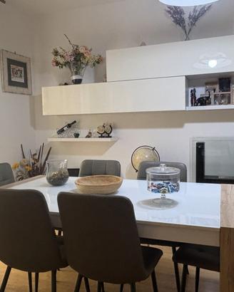 Parete Giorno con cassettiera + Tavolo da pranzo