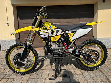 Suzuki RM250 2T K8 Restyling