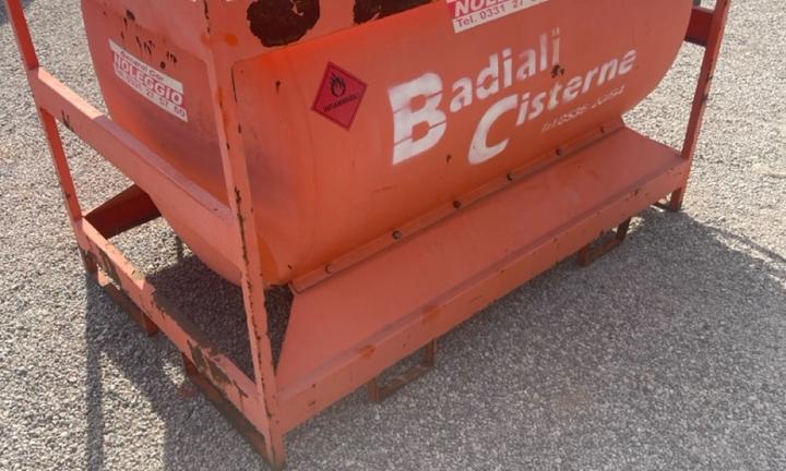 Cisterna per gasolio con pompa