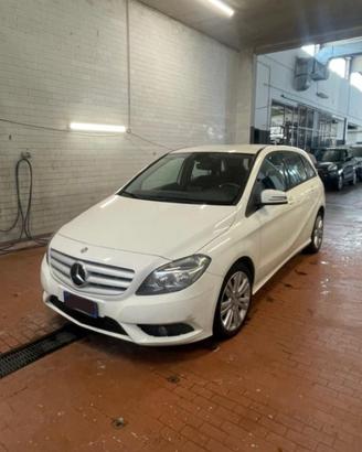 MERCEDES-BENZ B 180 CDI Elegance
