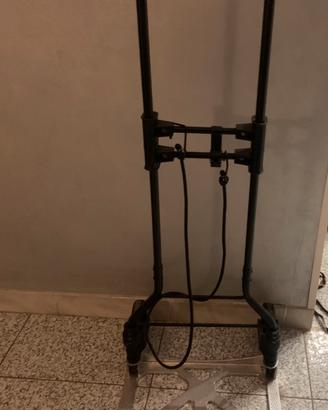 Carrello porta pacchi a rotelle