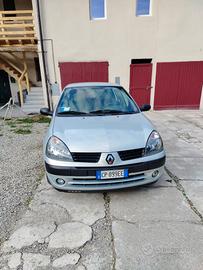 Renault Clio (42000 km) 