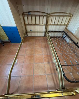 Due Strutture per Letto Singolo in Ottone