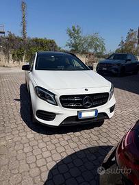 Mercedes-Benz GLA Night Edition - Tetto Panoramico