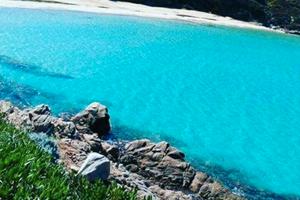 A 100 m dalla spiaggia Rena Bianca