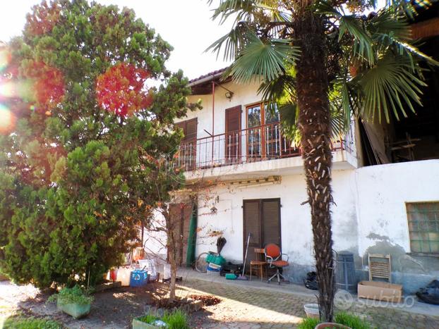 CASA SEMI INDIPENDENTE CON GIARDINO ESCLUSIVO