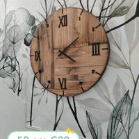 Orologio da parete in legno fatto a mano