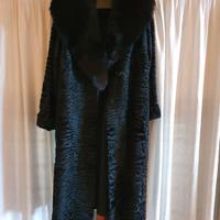 Cappotto di pelliccia astrakan da donna