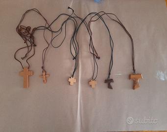 collane con croce in legno