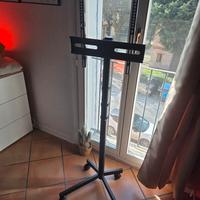 Stand TV a rotelle