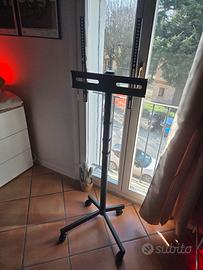 Stand TV a rotelle