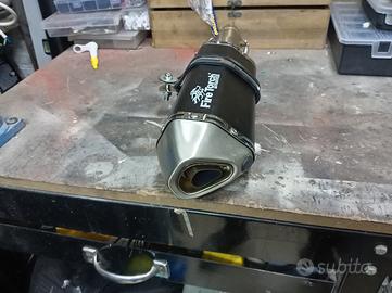 terminale universale per moto e scooter 