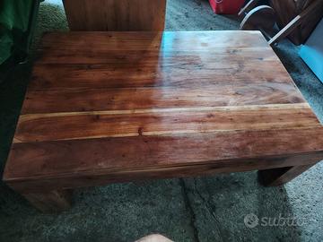 Tavolo legno scuro