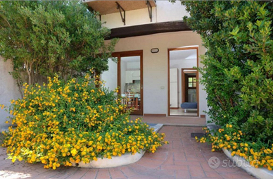 Le peonie 1- Appartamento con piscina Tortolì